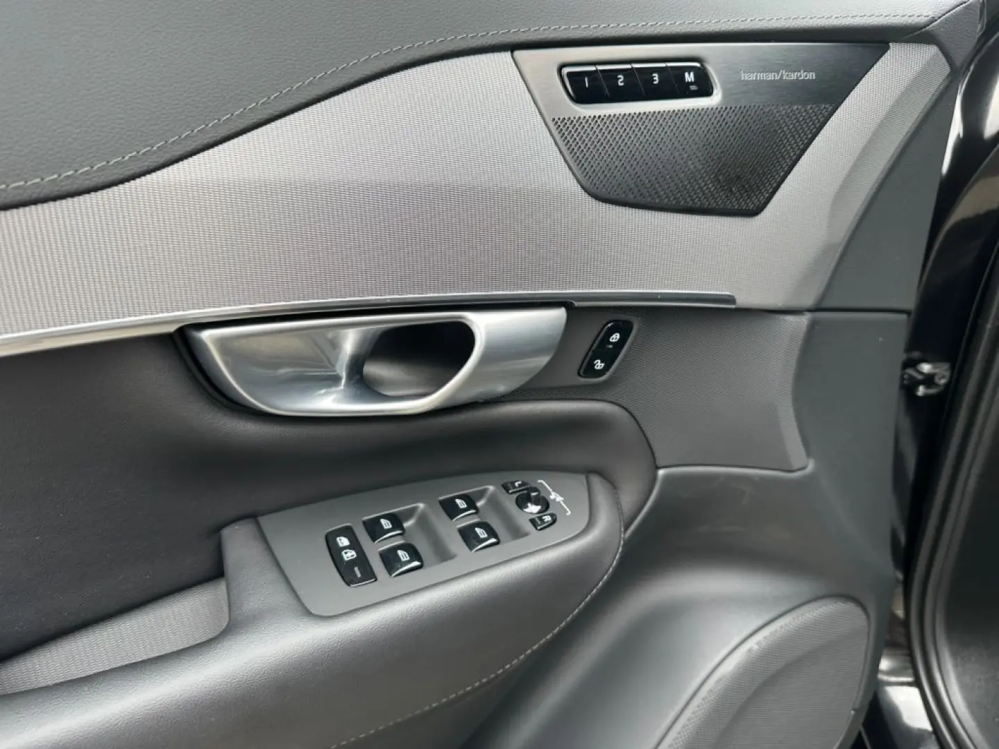 XC90 B5 D AWD Plus Bright 360  Pano AHK Standhei