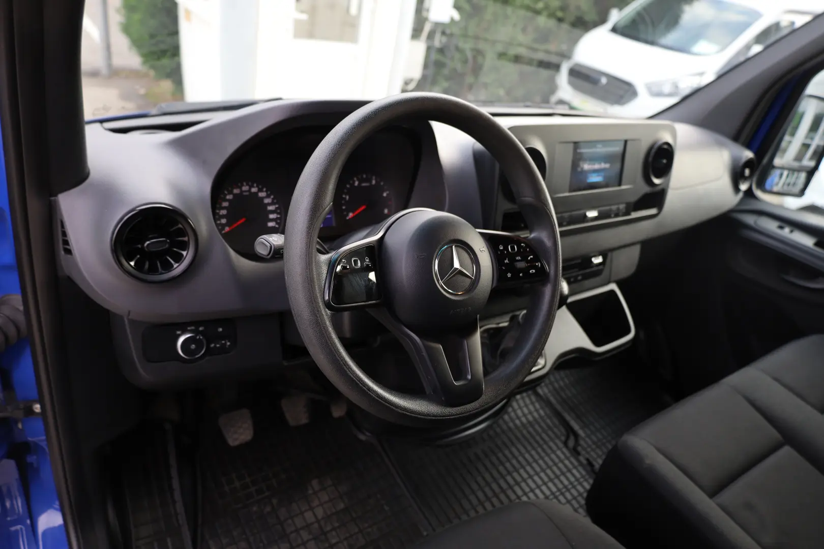 Mercedes-Benz Sprinter L2H2 2.2D 115CP