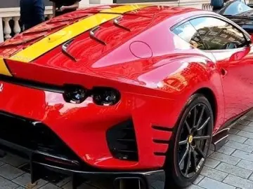 812 COMPETIZIONE RED CORSA ALCANTARA BLACK LIFT