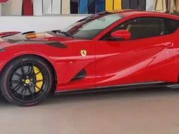 812 COMPETIZIONE RED CORSA ALCANTARA BLACK LIFT