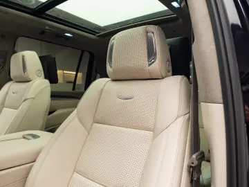 Cadillac Escalade 2025 ESV Luxury Platinum