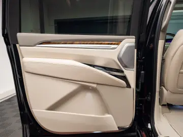 Cadillac Escalade 2025 ESV Luxury Platinum