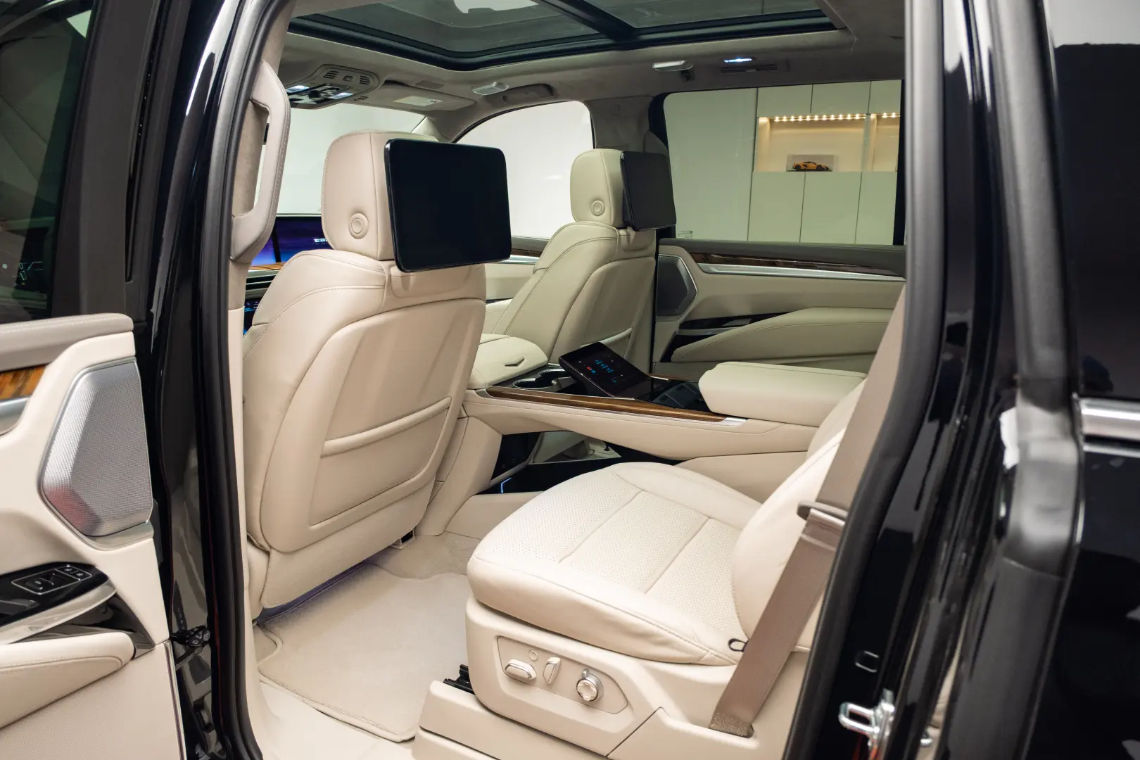 Cadillac Escalade 2025 ESV Luxury Platinum