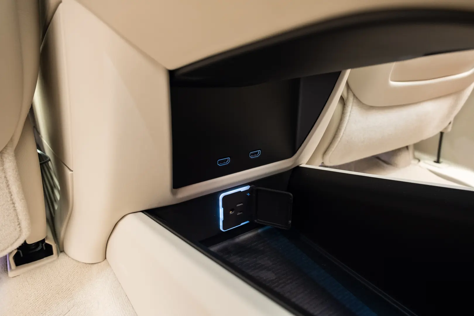 Cadillac Escalade 2025 ESV Luxury Platinum