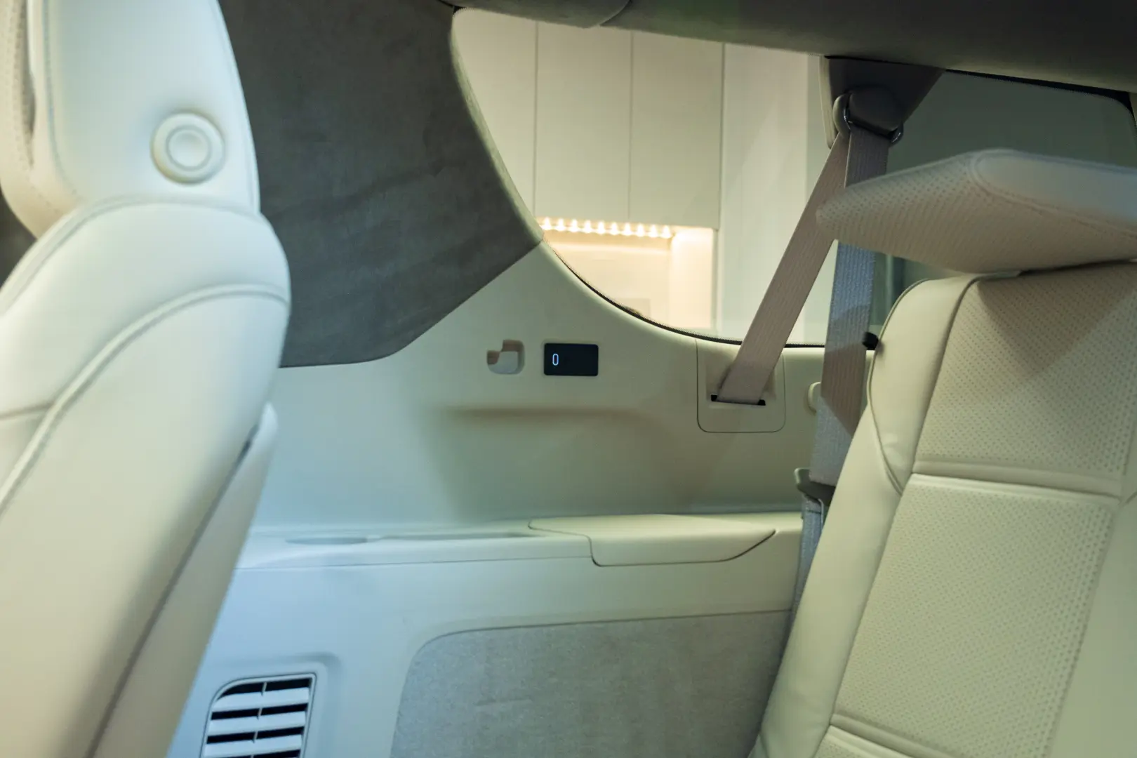 Cadillac Escalade 2025 ESV Luxury Platinum