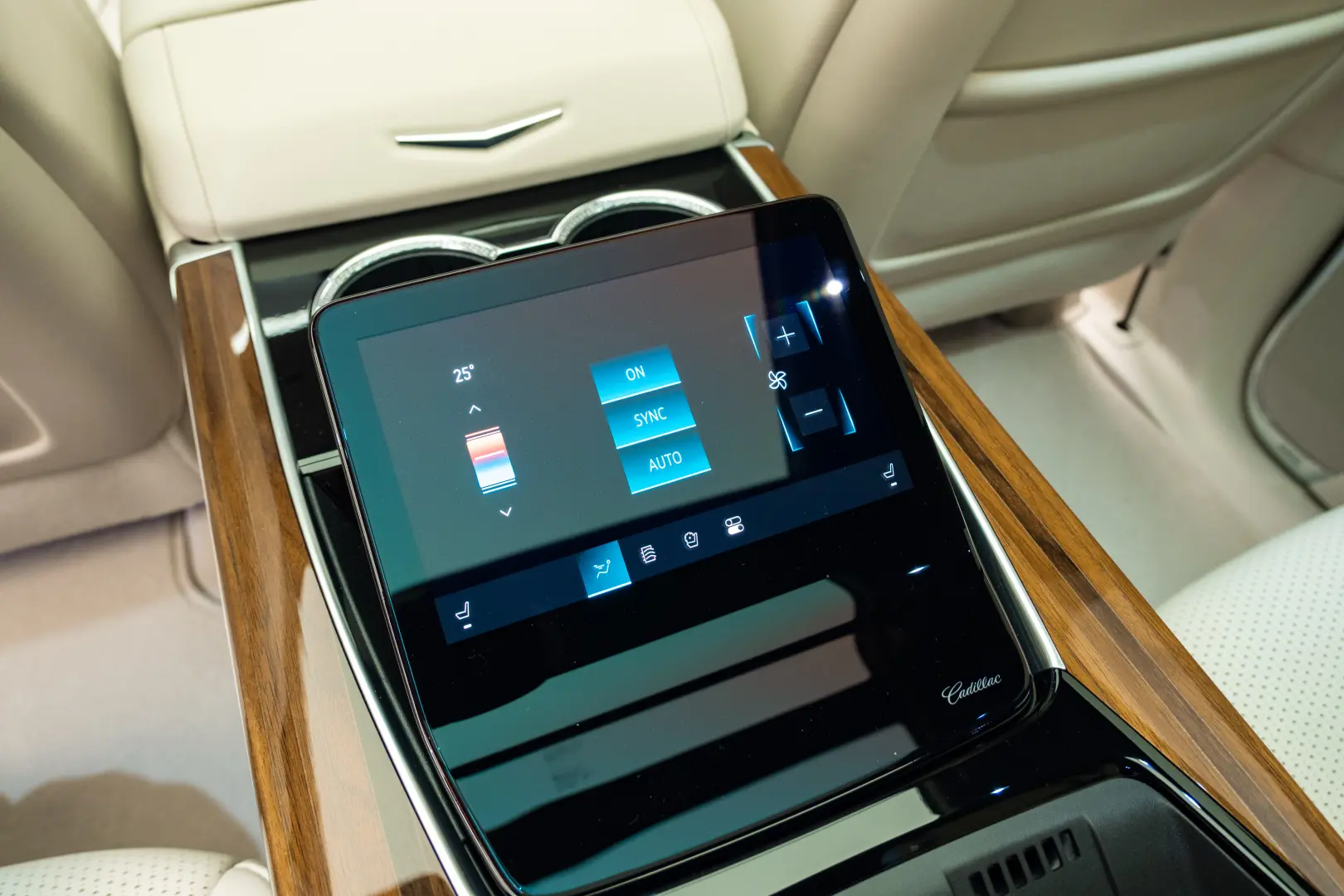 Cadillac Escalade 2025 ESV Luxury Platinum