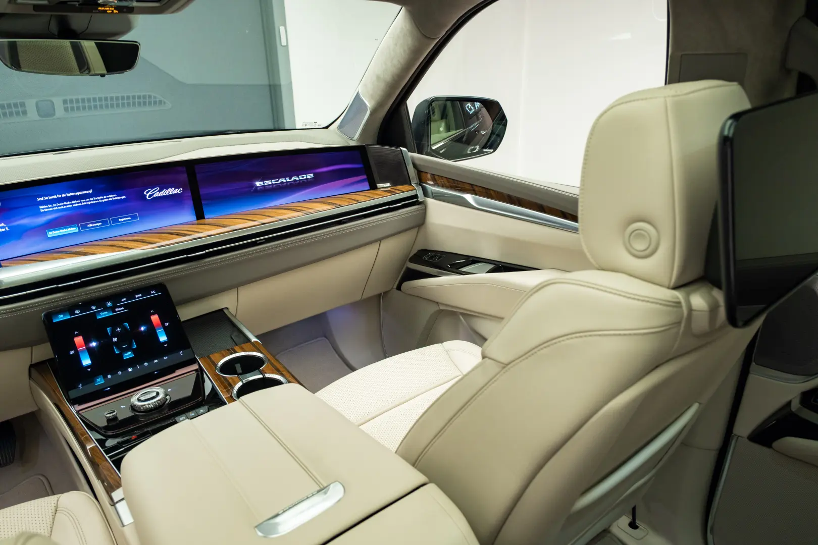 Cadillac Escalade 2025 ESV Luxury Platinum