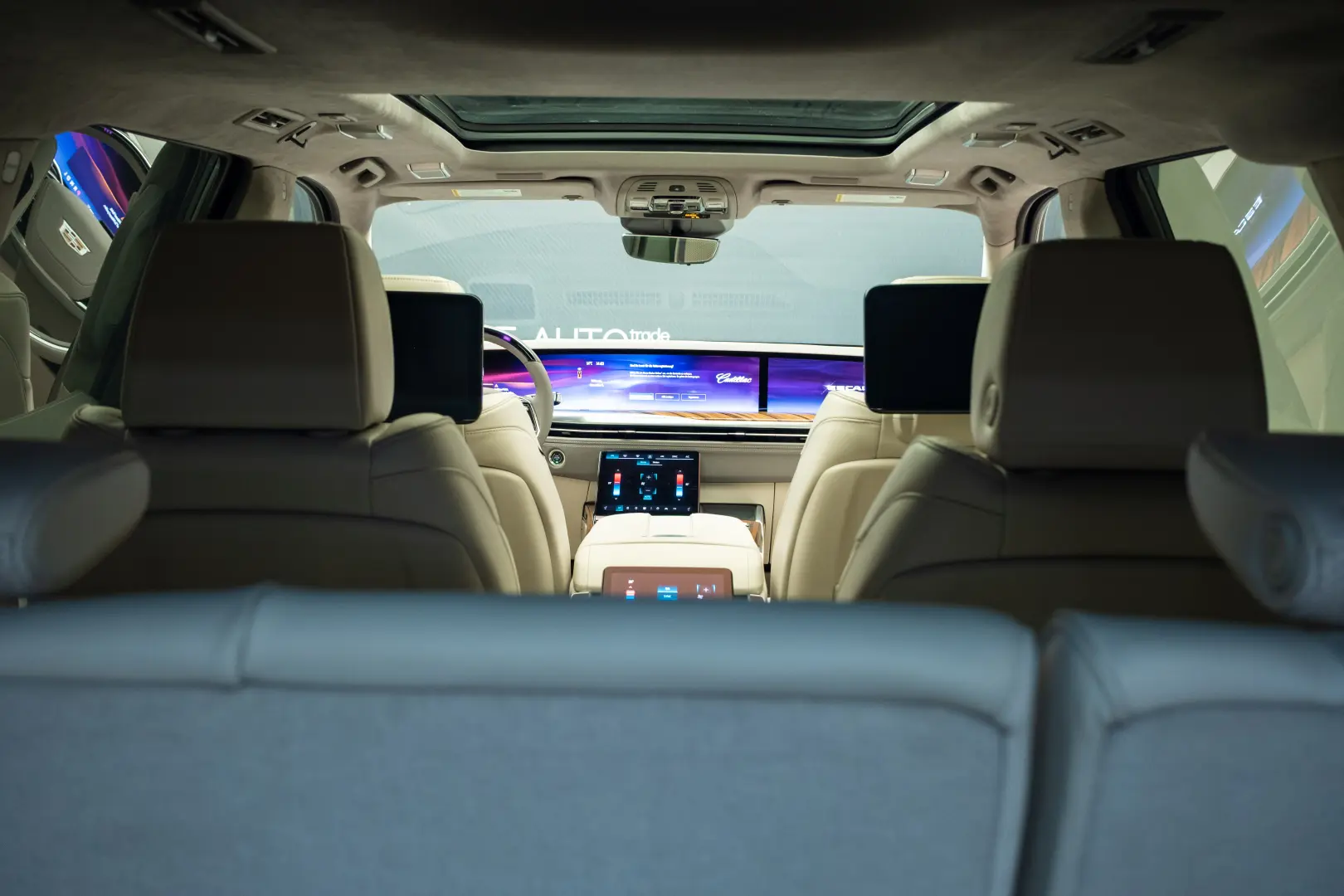 Cadillac Escalade 2025 ESV Luxury Platinum