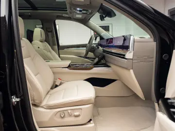 Cadillac Escalade 2025 ESV Luxury Platinum