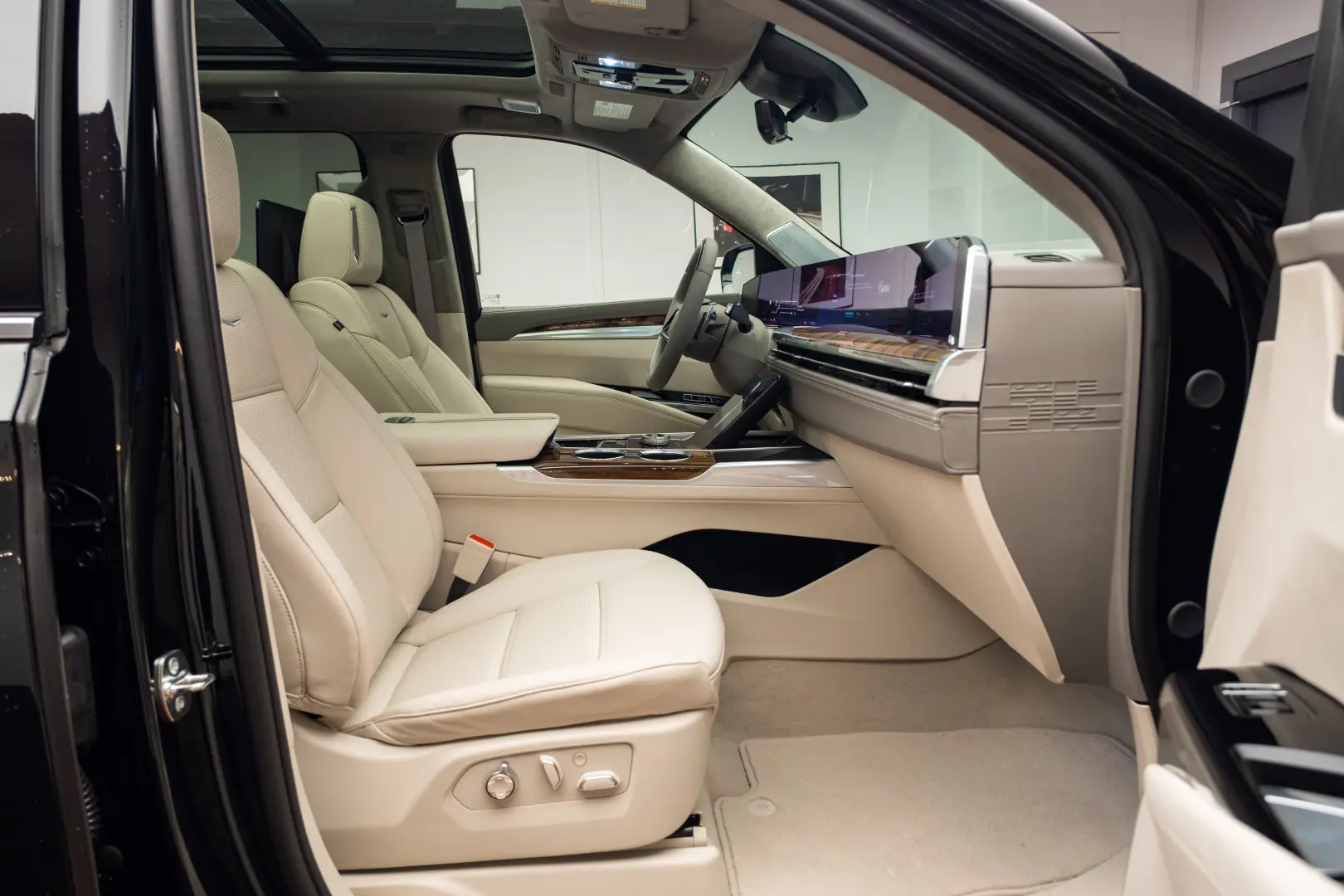 Cadillac Escalade 2025 ESV Luxury Platinum