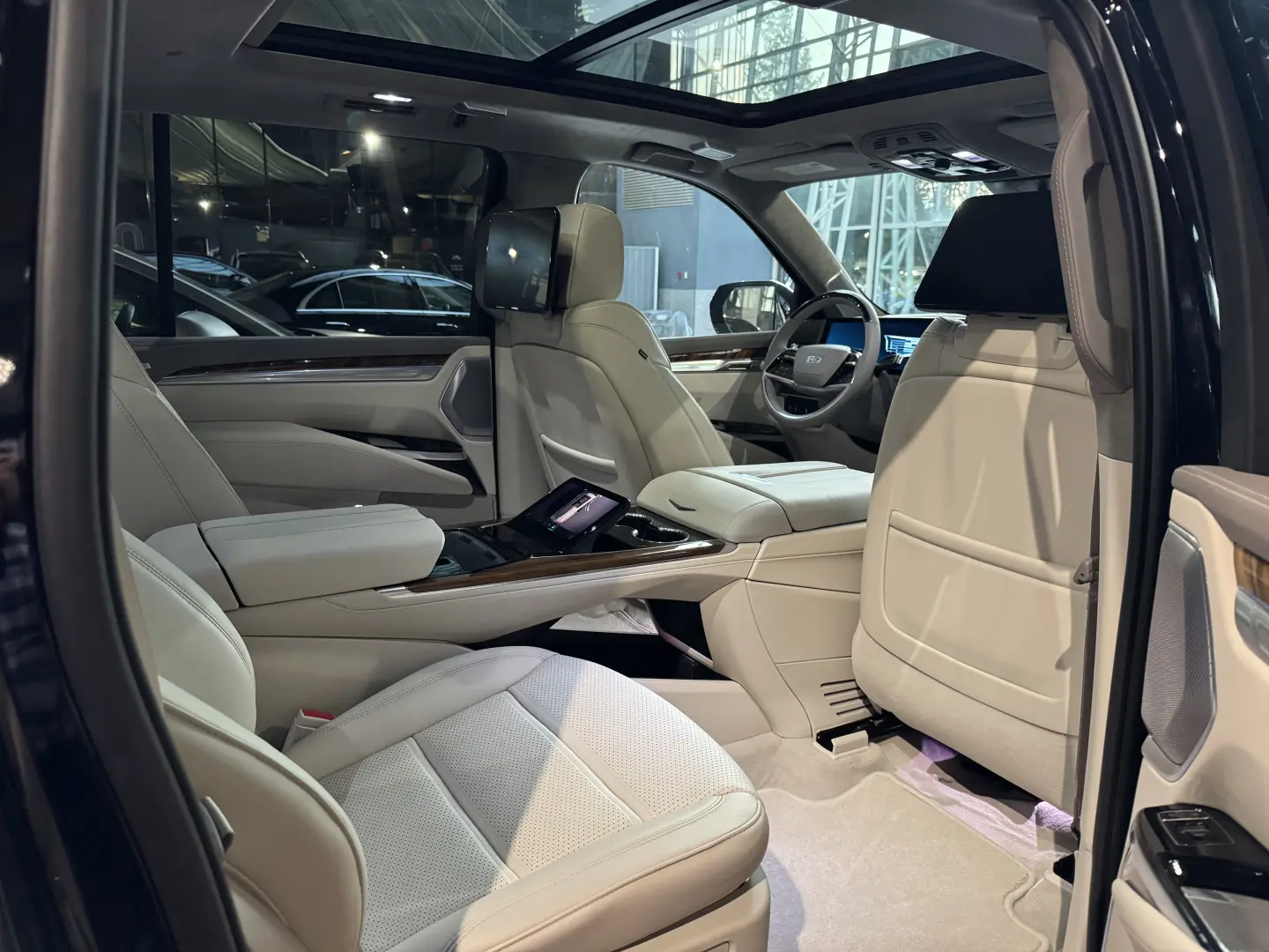 Cadillac Escalade 2025 ESV Luxury Platinum