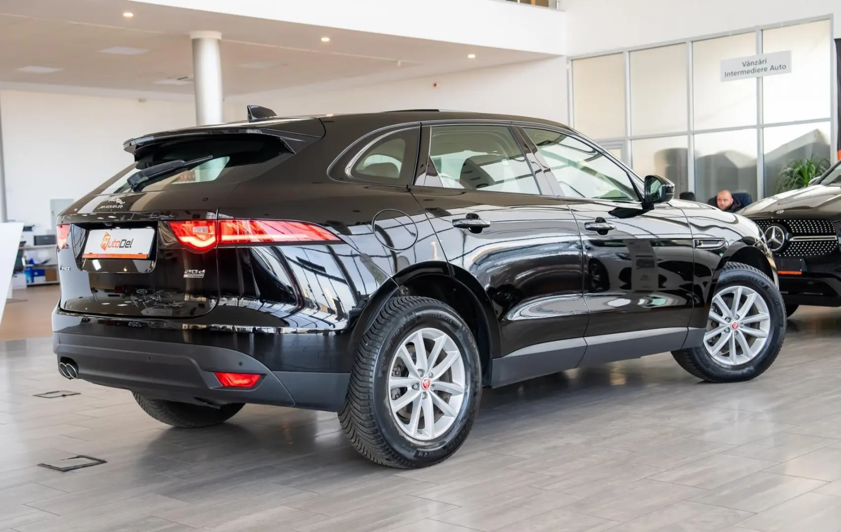 Jaguar F-Pace D180 AWD Quickshift  Portofolio