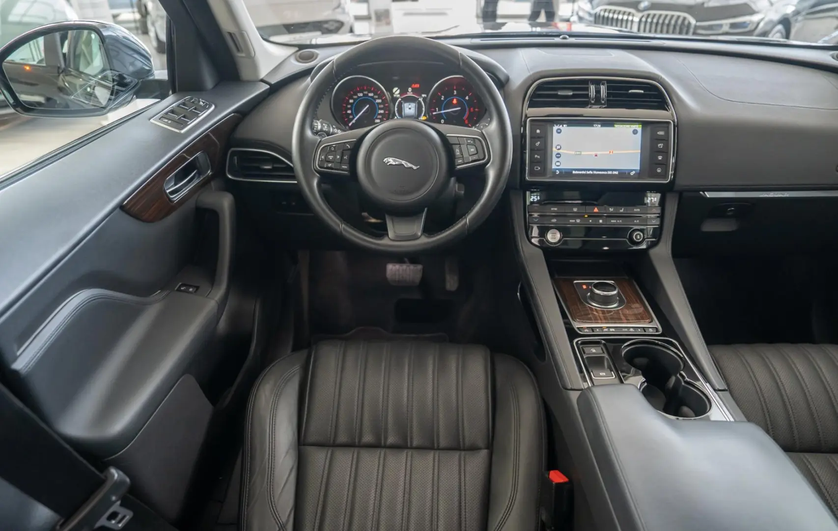 Jaguar F-Pace D180 AWD Quickshift  Portofolio