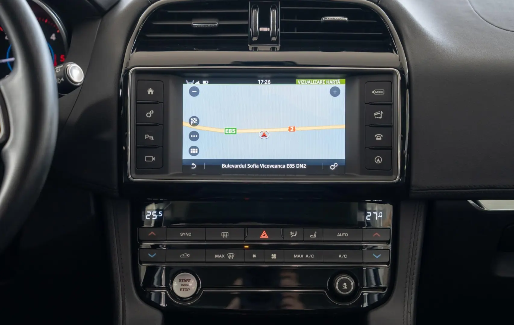 Jaguar F-Pace D180 AWD Quickshift  Portofolio