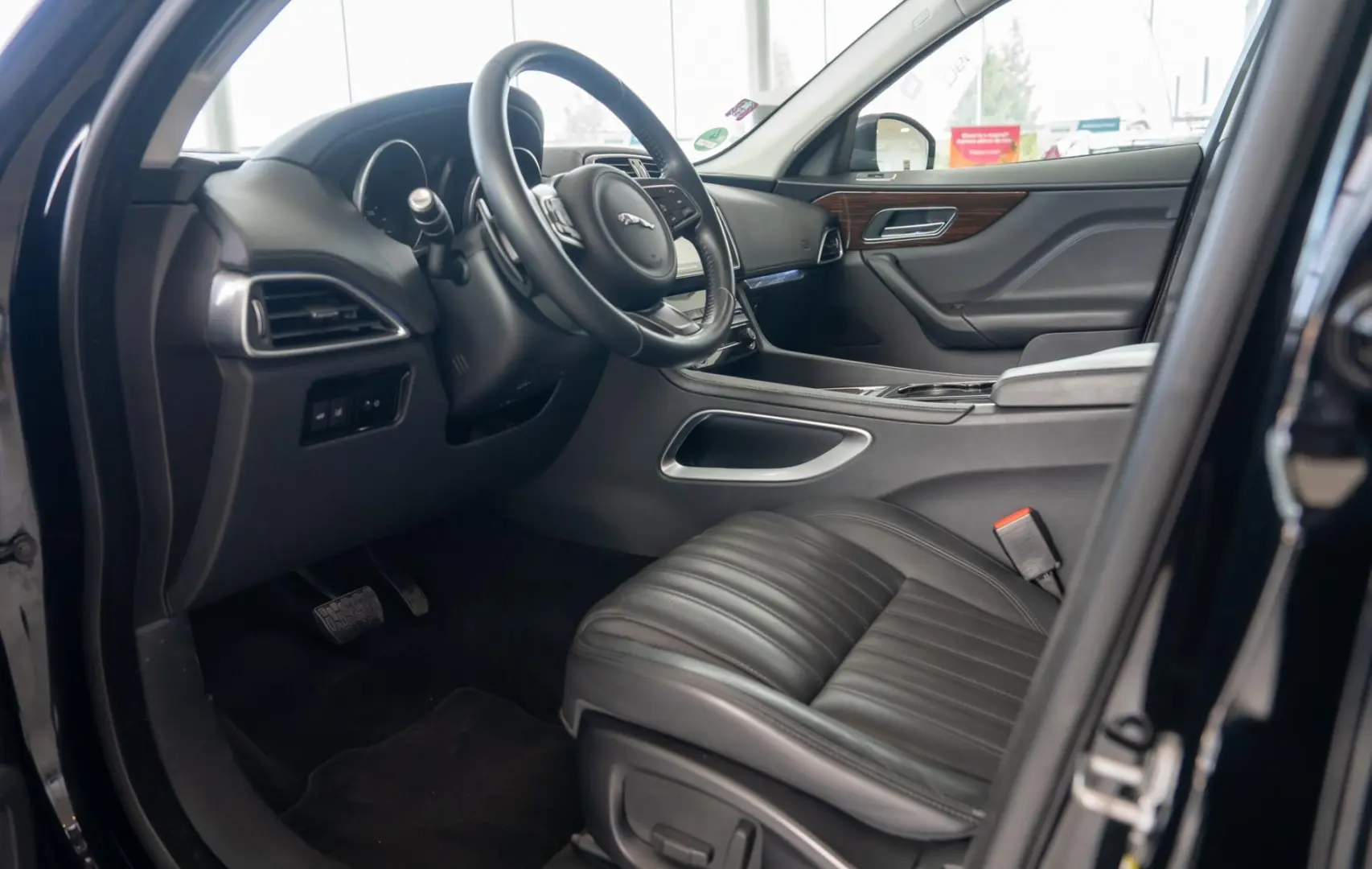 Jaguar F-Pace D180 AWD Quickshift  Portofolio