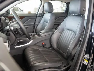 Jaguar F-Pace D180 AWD Quickshift  Portofolio