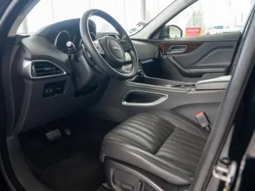 Jaguar F-Pace D180 AWD Quickshift  Portofolio