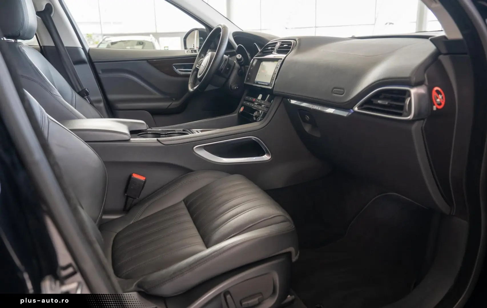 Jaguar F-Pace D180 AWD Quickshift  Portofolio