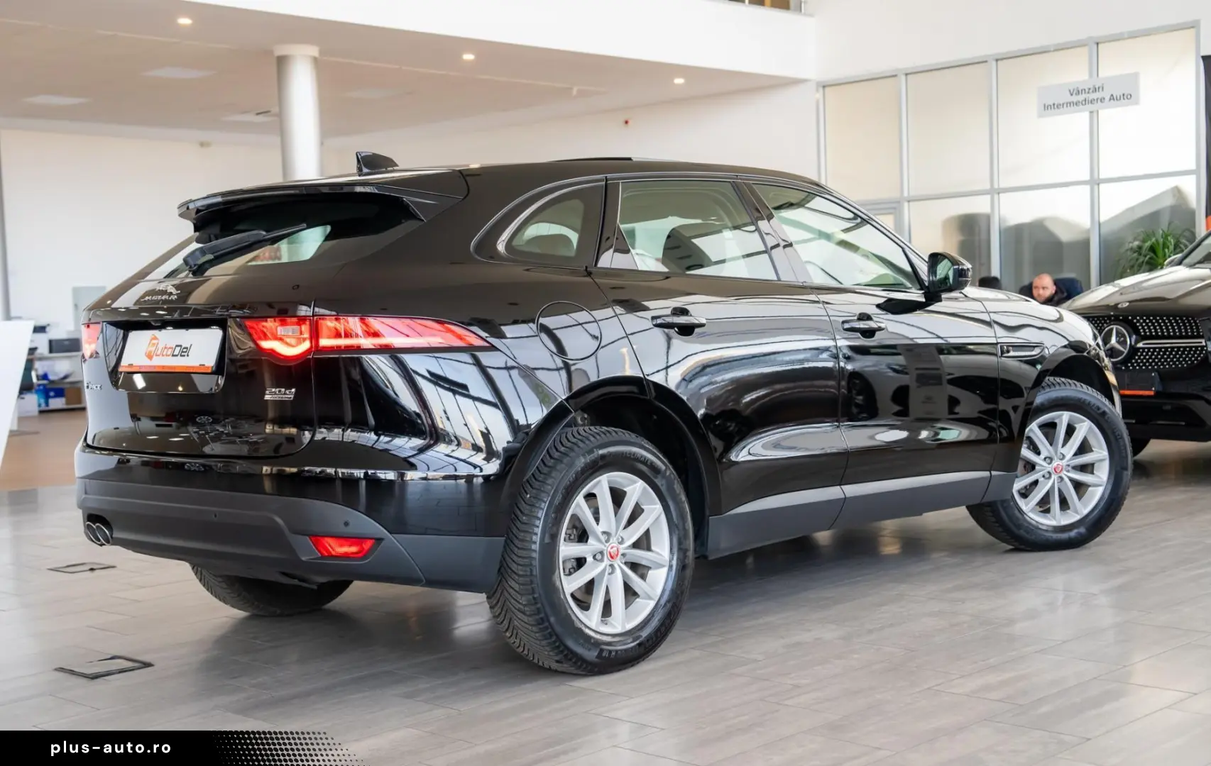 Jaguar F-Pace D180 AWD Quickshift  Portofolio