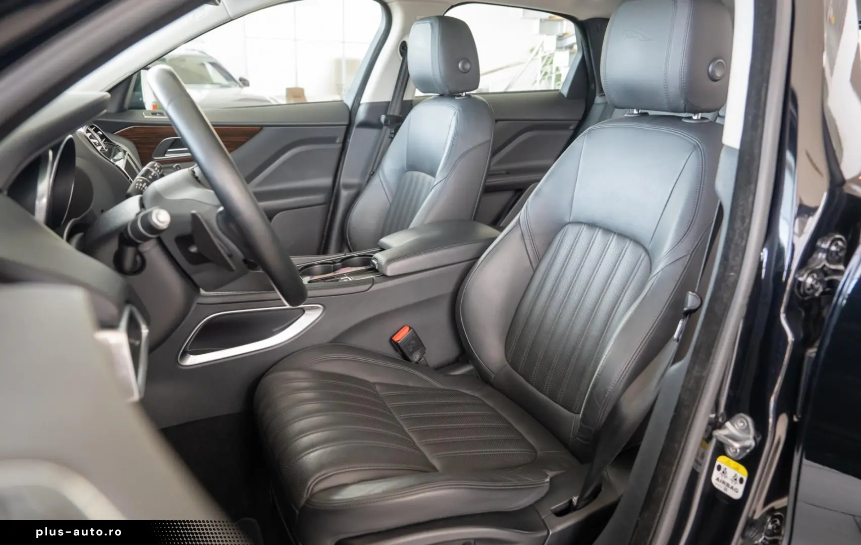 Jaguar F-Pace D180 AWD Quickshift  Portofolio