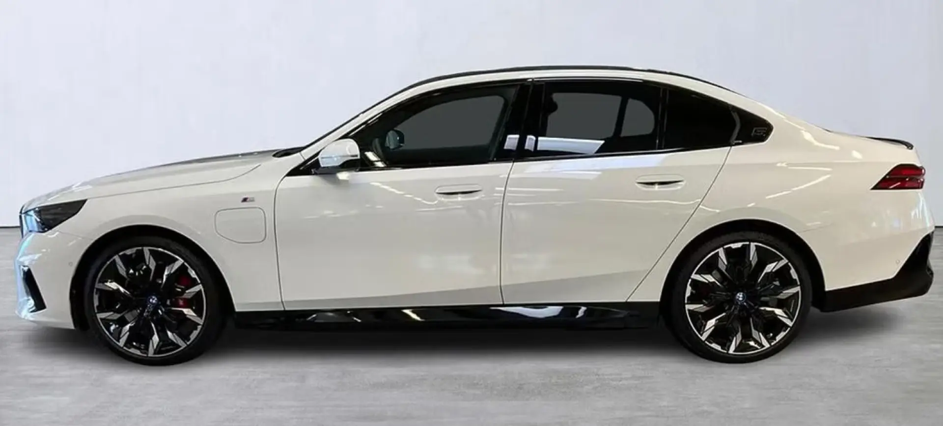 530 e xDrive Lim M Sport Pro  Pano  AHK  21  HUD