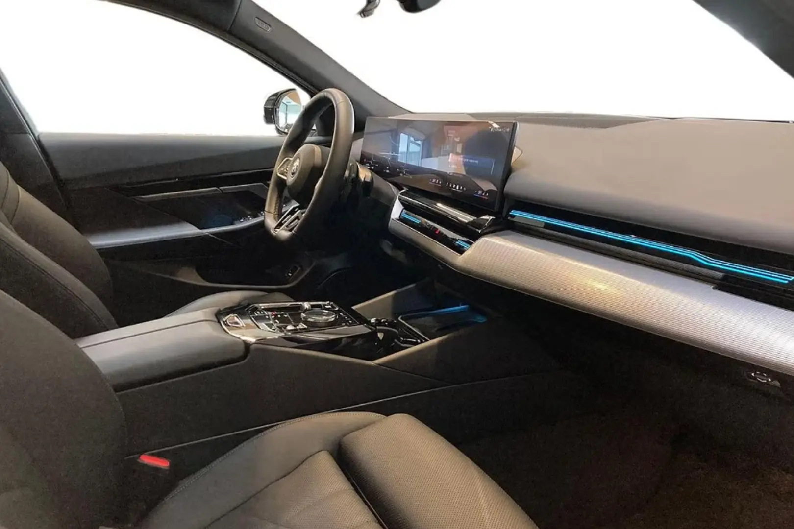 530 e xDrive Lim M Sport Pro  Pano  AHK  21  HUD