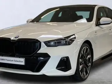 530 e xDrive Lim M Sport Pro  Pano  AHK  21  HUD