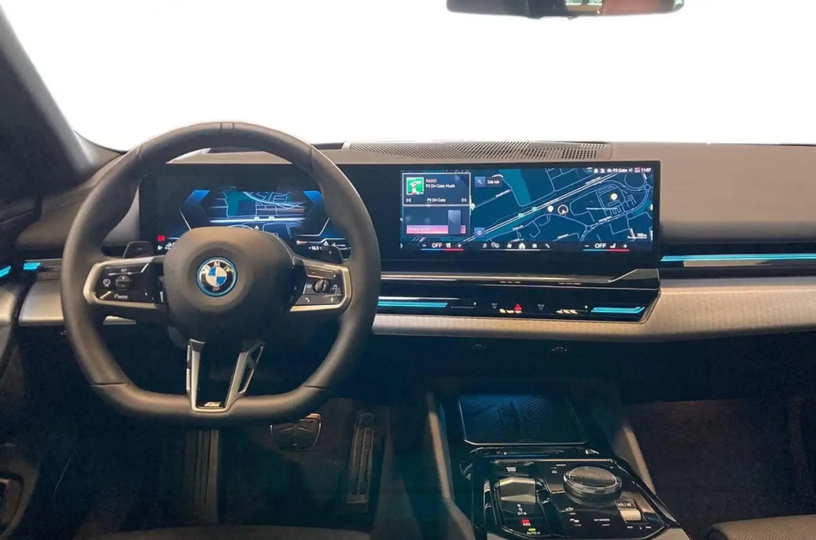 530 e xDrive Lim M Sport Pro  Pano  AHK  21  HUD