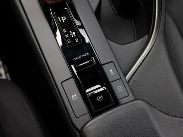 C-HR 1.8 Hybrid Team D FWD NAVI SHZ PDC