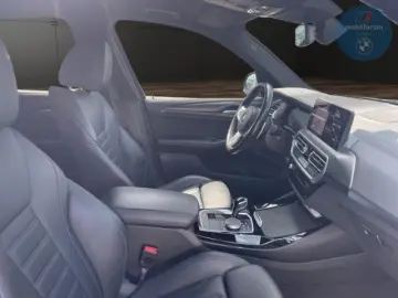 X3 M40 d AHK ACC StandHZG LenkradHZG e-Sitze