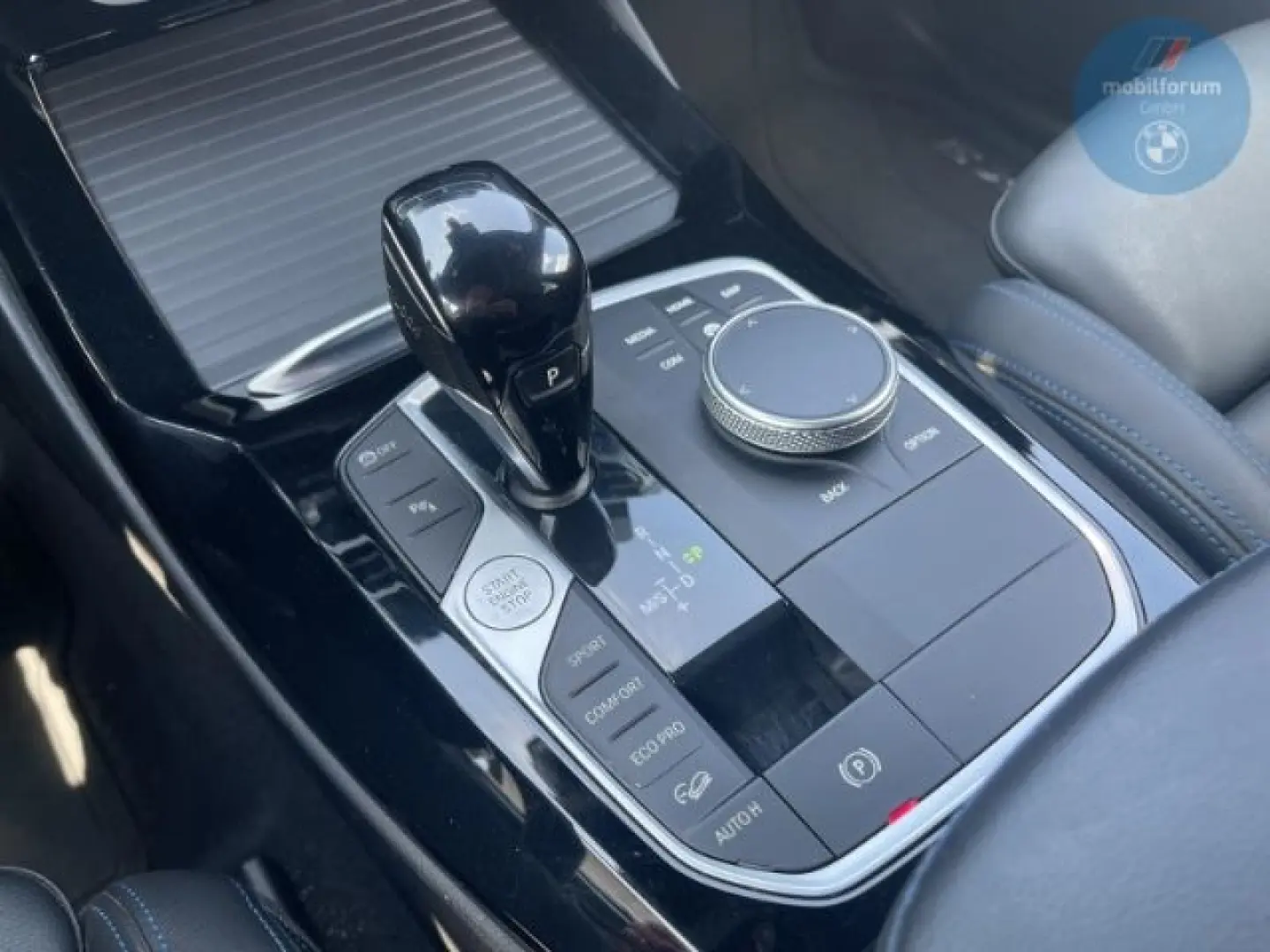 X3 M40 d AHK ACC StandHZG LenkradHZG e-Sitze