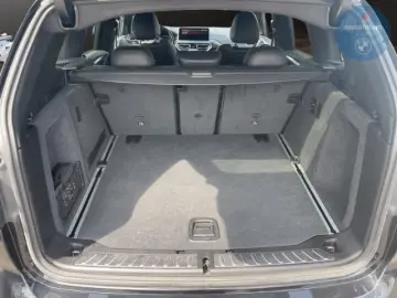 X3 M40 d AHK ACC StandHZG LenkradHZG e-Sitze