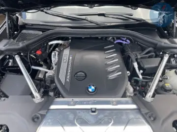 X3 M40 d AHK ACC StandHZG LenkradHZG e-Sitze