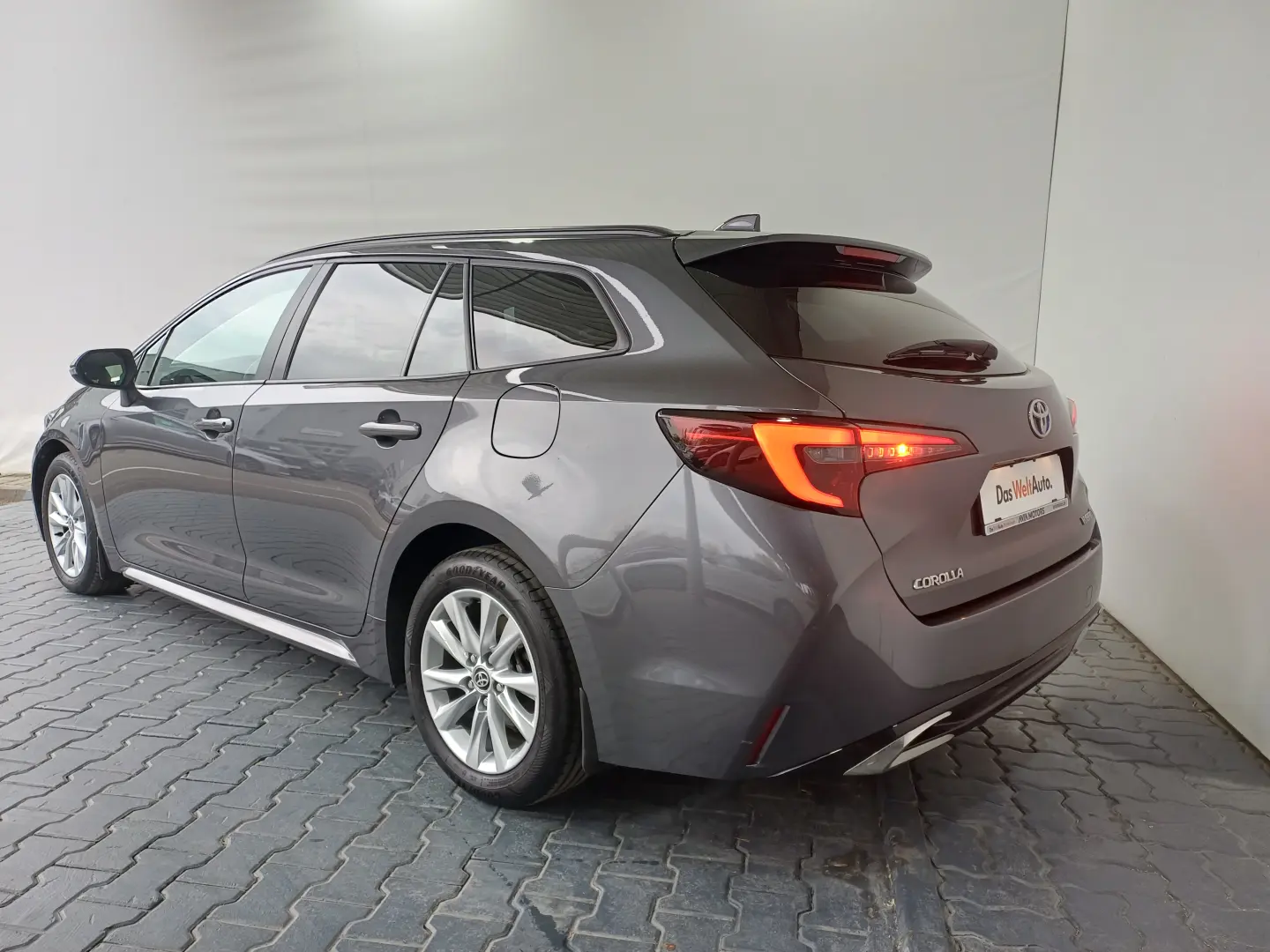 Toyota Corolla Touring Sports Hybrid Business Edition