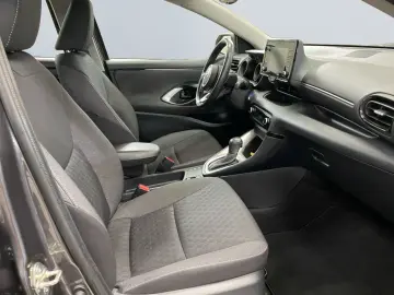 Yaris Hybrid 1.5 Team D  LED Navi Cam CarPlay SH