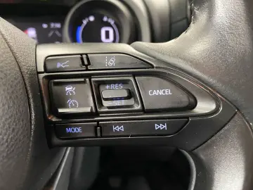 Yaris Hybrid 1.5 Team D  LED Navi Cam CarPlay SH