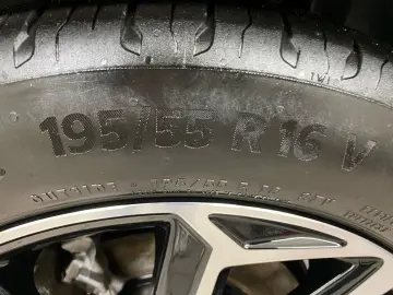 Yaris Hybrid 1.5 Team D  LED Navi Cam CarPlay SH