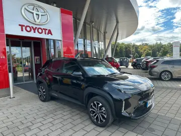 Yaris Cross Hybrid Team Deutsch. SAFETY WINTER