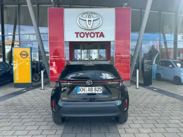 Yaris Cross Hybrid Team Deutsch. SAFETY WINTER