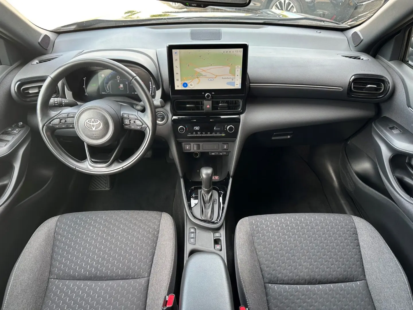 Yaris Cross Hybrid Team Deutsch. SAFETY WINTER