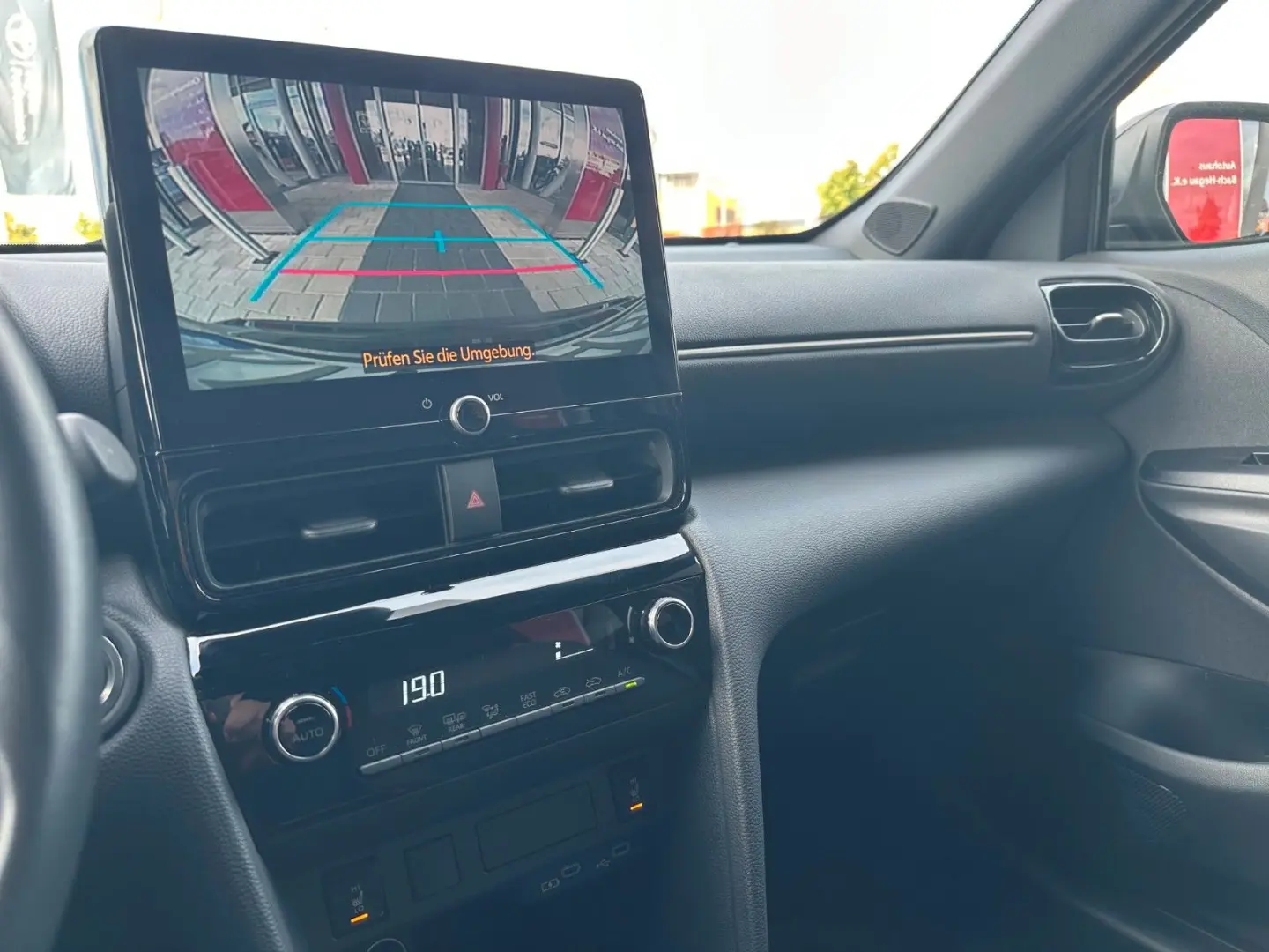 Yaris Cross Hybrid Team Deutsch. SAFETY WINTER