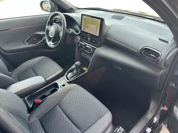 Yaris Cross Hybrid Team Deutsch. SAFETY WINTER