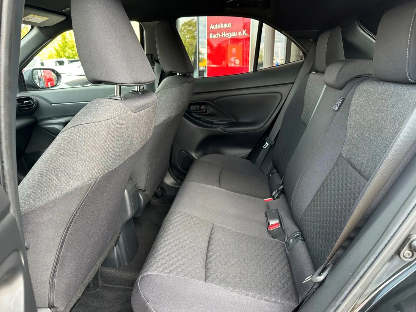 Yaris Cross Hybrid Team Deutsch. SAFETY WINTER