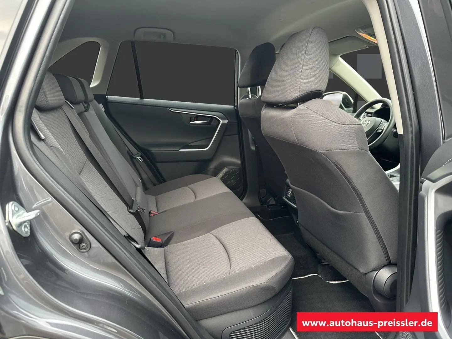 RAV4 Hybrid 4x2 Team Deutschland