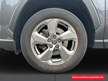 RAV4 Hybrid 4x2 Team Deutschland