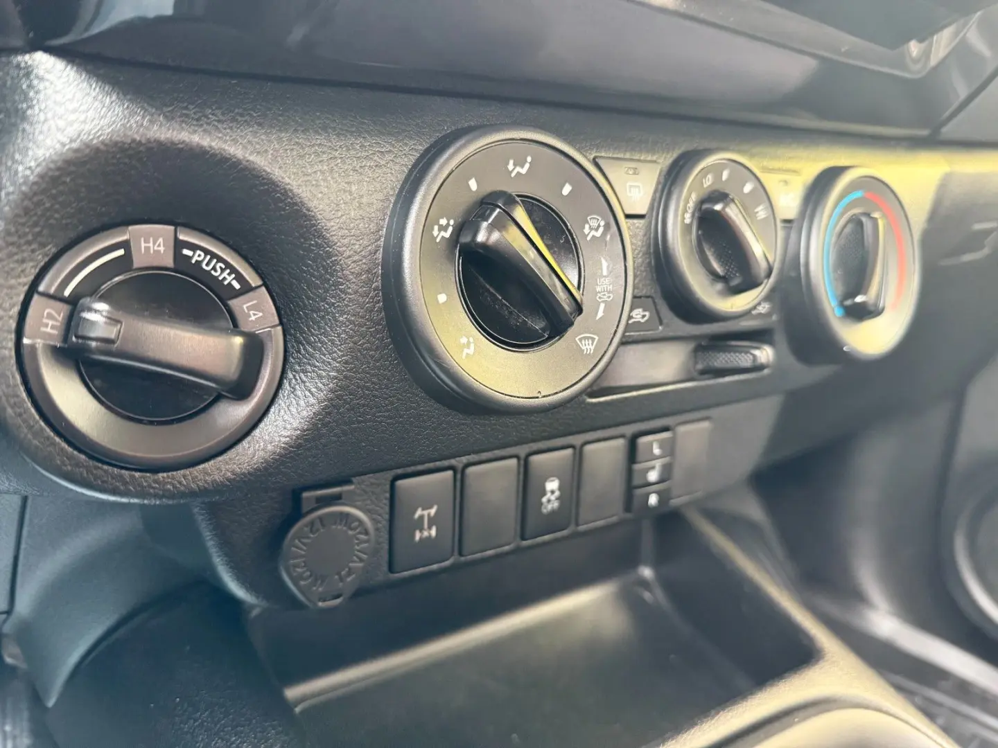 Hilux 2 4 Double Cab Comfort 4x4  GARANTIE  AHK