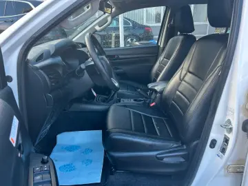 Hilux Double Cab Duty 4x4 HARDTOP Toyota Garant.