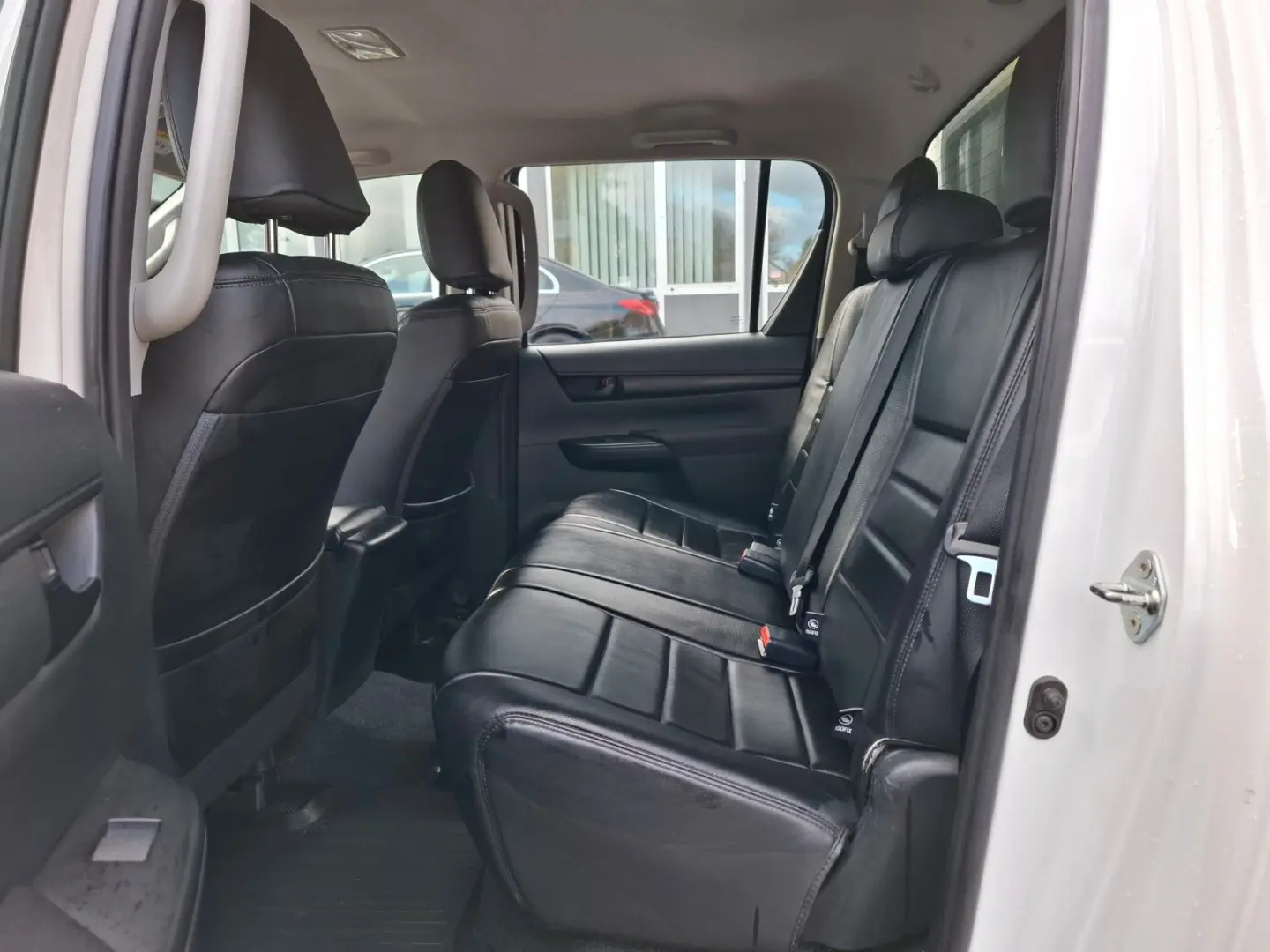 Hilux Double Cab Duty 4x4 HARDTOP Toyota Garant.