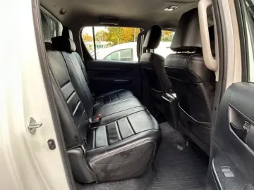 Hilux Double Cab Duty 4x4 HARDTOP Toyota Garant.