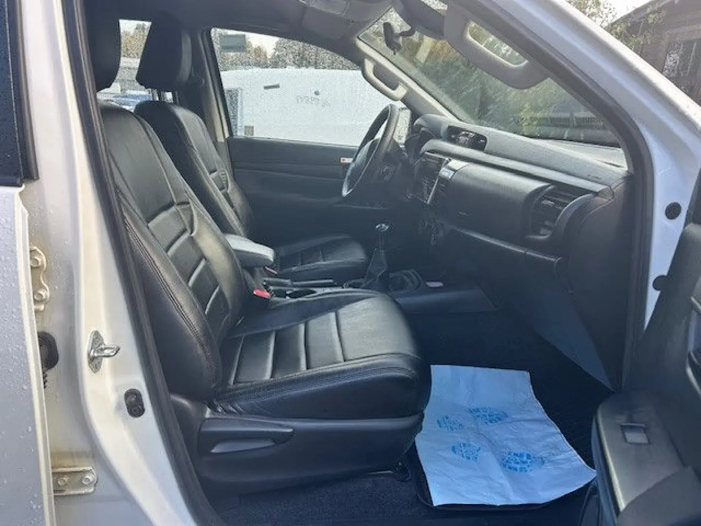 Hilux Double Cab Duty 4x4 HARDTOP Toyota Garant.